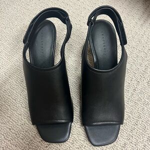 Sanctuary NWT Size 7.5 Leather Booties